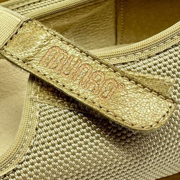 Munro American Comfort Mary Jane Size Wide Flats Gold Fabric & Leather 8 W - Picture 4 of 10